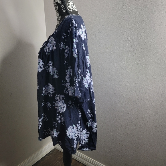 Lane Bryant floral design blouse - Picture 5 of 7